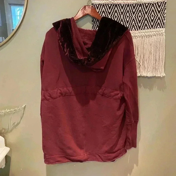 FREE PEOPLE WESTWOOD VELVET TRIM BURGUNDY CARDIGAN WITH HOOD OVERSIZED SIZE XS - Picture 10 of 11